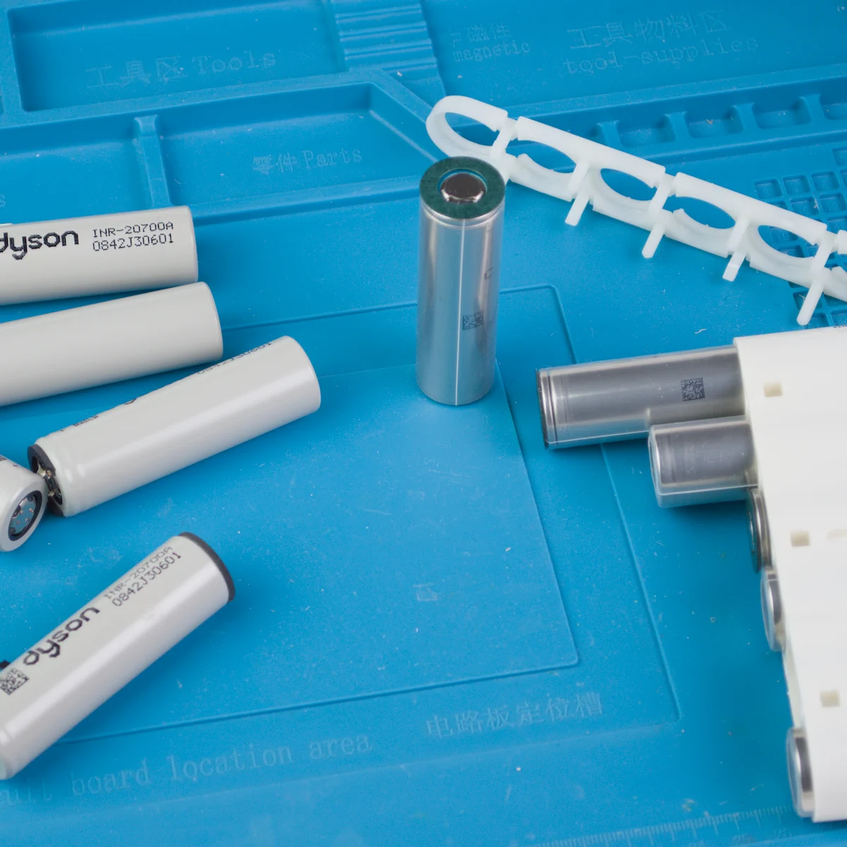 Akuelementide töö ja koostamine Lit Mobility tööprotsessis